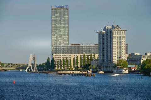 Allianz Tower