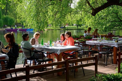 Lakeside restaurant