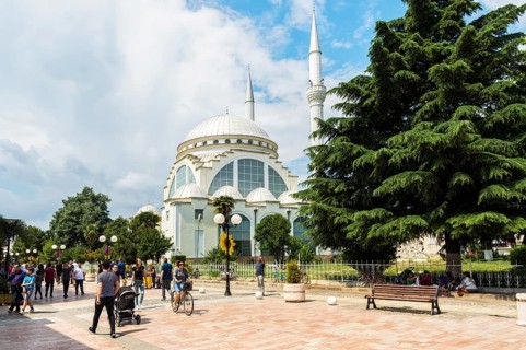 Pedestrian zone and Ebu Beker Mosque