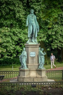 Schiller Monument