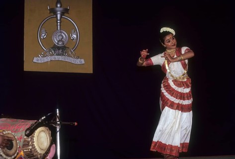 Mohiniyattam