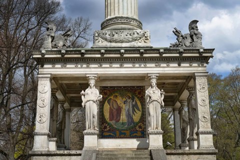 Pedestal