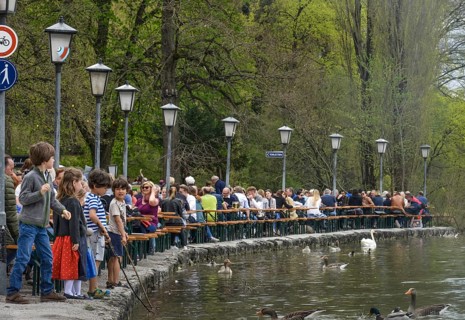 Seehaus beer garden at Kleinhesseloher See