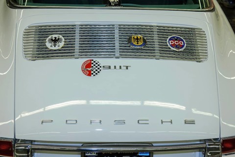 Bonnet with classic Porsche radiator grille from Porsche 911T
