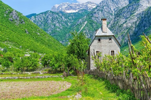 Typical house in the Thethi valley