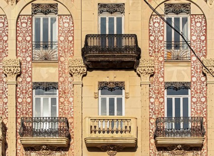 Art Nouveau Building Casa Punt de Ganxo (Punto de Gancho) 1906