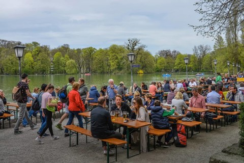Seehaus beer garden at Kleinhesseloher See