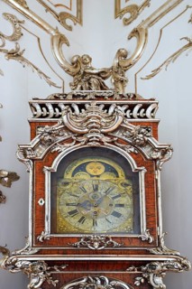 Floor standing clock