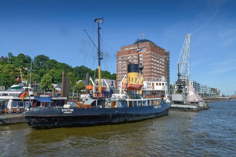 Oevelgoenne museum harbour