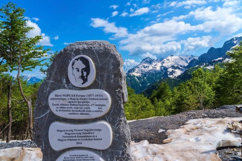 Stele in memory of Baron Ferenc Nopcsa