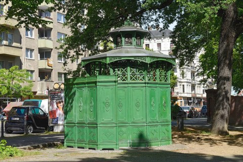 Urinal