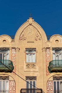 Art Nouveau Building Casa Punt de Ganxo (Punto de Gancho) 1906