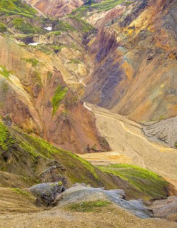 View from Brennisteinsalda into a colourful river valley