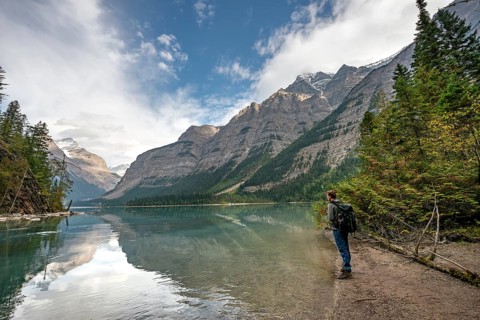 Hikers on the lakeshore