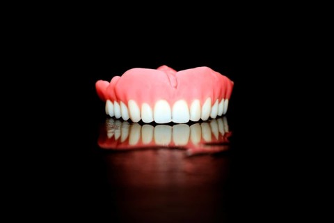 Full denture for the upper jaw made of plastic