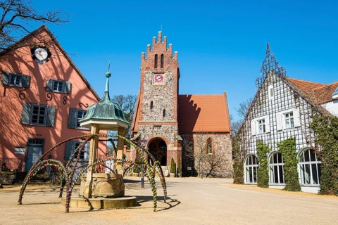 Easter decorations in front of Liebenberg Castle Church