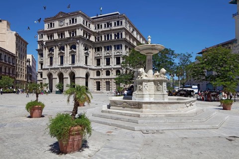 Lonja del Comercio Building