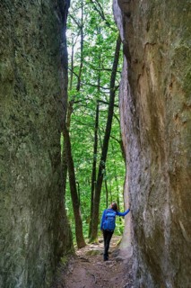 Hikers at the Rosszaehne stone formation
