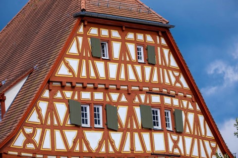 Neunhellerhaus on the market square of Ladenburg