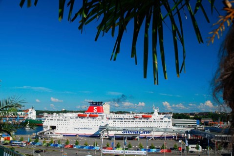 Passenger ship