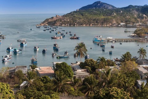 Fishing boats in Vinh Hy Bay