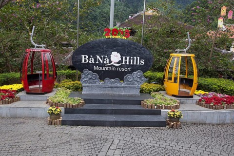 Entrance to the amusement and theme park Bana hill