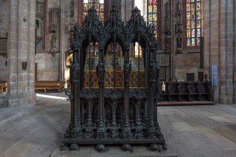 Sebaldus tomb by the sculptor Peter Vischer 1455 -1529