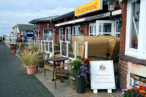 Restaurants in the harbour of List
