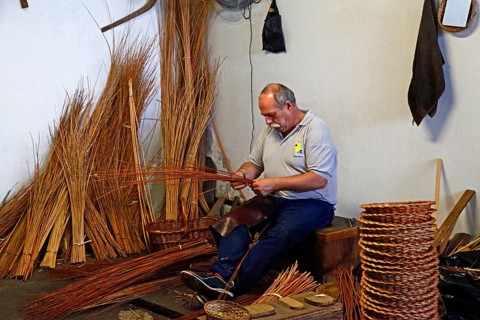 Basket maker