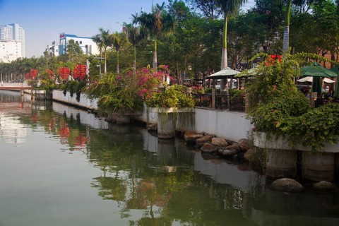 Restaurant on waterfront