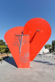 Sculpture in celebration of the annual celebration of the Marian apparition hundred years ago with Pope Francis