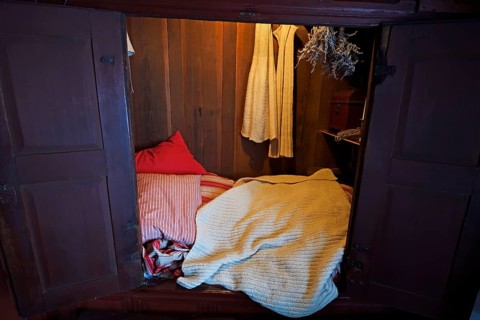Sleeping alcove