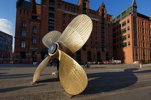 Ship's propeller in front of the Maritime Museum