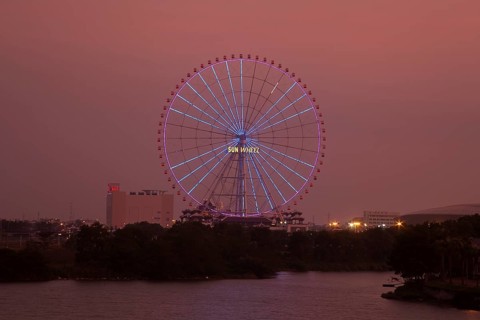 Ferris wheel Sun Wheel at night