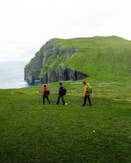 3 Hikers go to Asmundarstakkur cliff