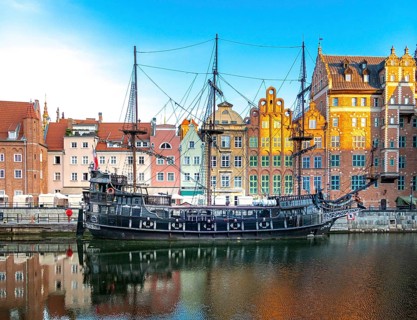 Galley for tourist tours in the Old Town