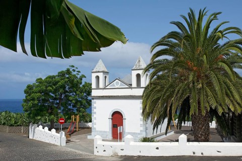 Chapel by the sea near San Andres