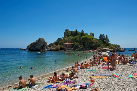 Isola Bella and beach