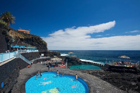Charco Azul natural swimming pool in San Andres