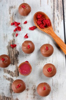 Raspberry praline