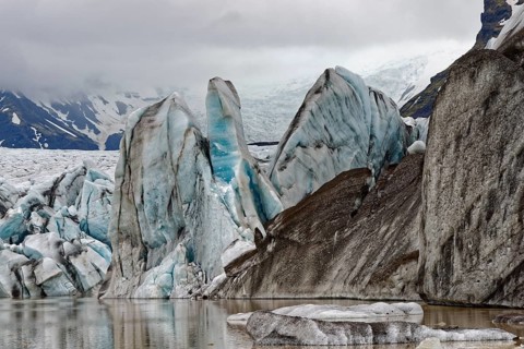 Escarpment of Svinafell glacier