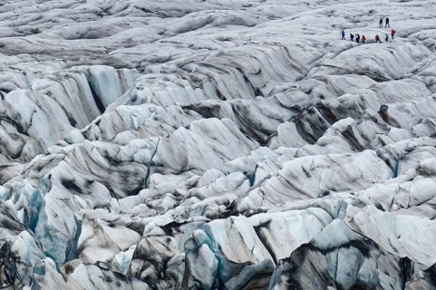 Glacier hikers on the Svinafell glacier