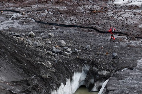 Glacier hikers on the Svinafell glacier