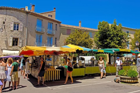 Street market in Sault