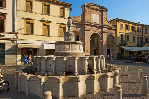 Piazza Cavour