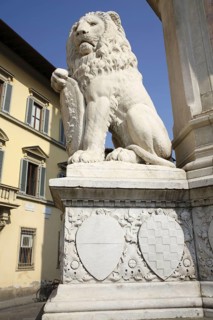 Lion sculpture at the statue of Dante Alighieri