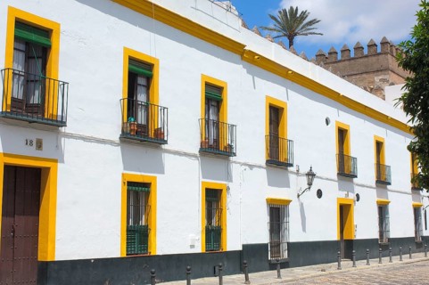 Patio de Banderas