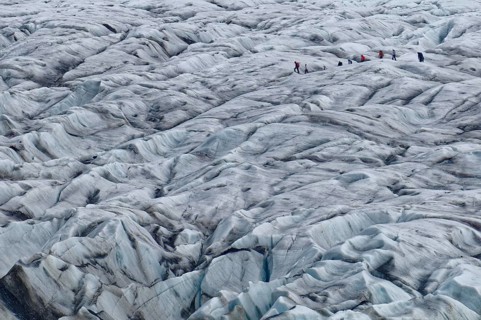 Glacier hikers on the Svinafell glacier