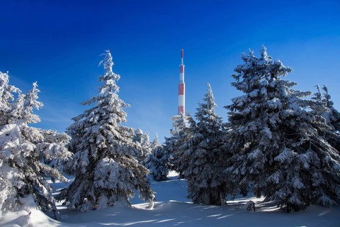 Radio tower transmission mast