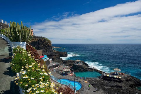 Charco Azul natural swimming pool in San Andres